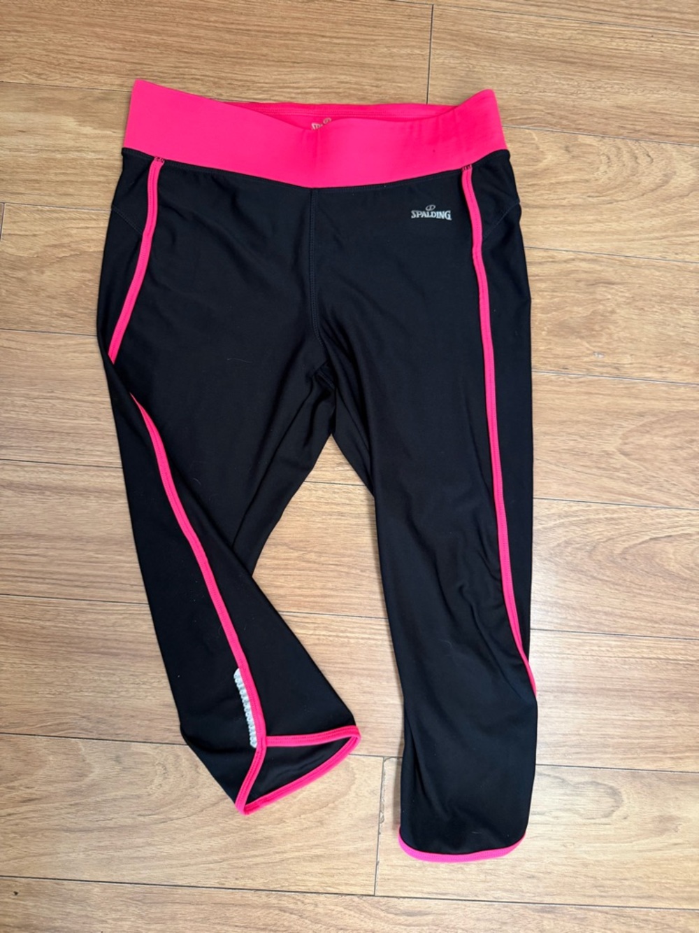 Spalding Black and Hot Pink Performance Crop Leggings